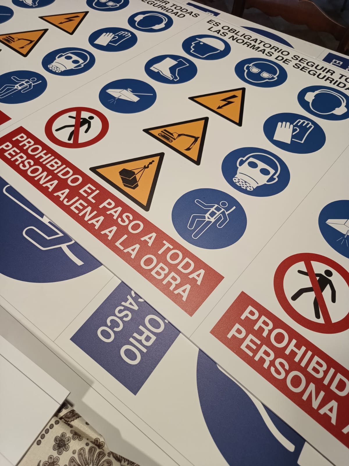 Placas PVC con Impresión UV | Gráfica JCG
